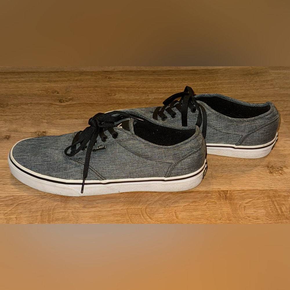 Men’s Sz 10 Black/Gray VANS. Great Condition!
